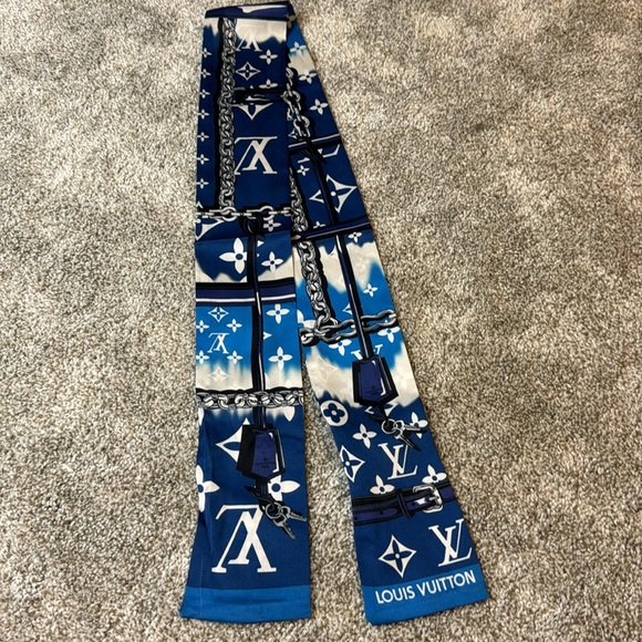 Louis Vuitton Silk Neck Scarf - Picture 4 of 8